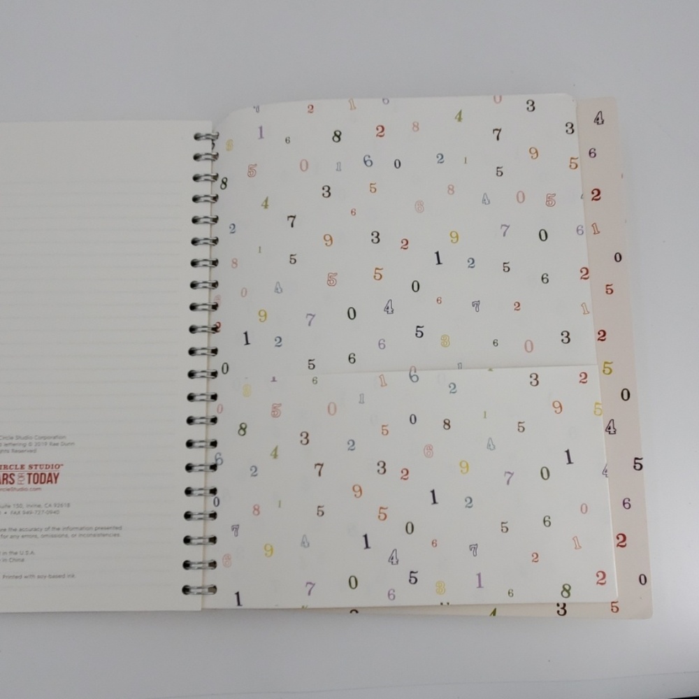 🆕️RAE DUNN PLAN AHEAD 2019/2020 Full Size Planner - Picture 4 of 7